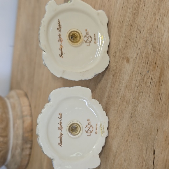 LENOX Guiding Light Salt & Pepper Shakers - Picture 3 of 5